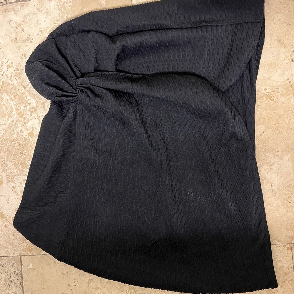 Black slit island skirt